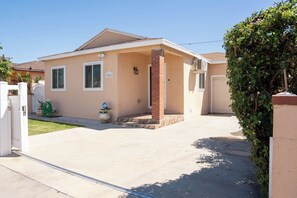Exterior - Newly Rennovated 3BR W/ 2BAS Home, in a quiet family-friendly neighborhood! (Carson)