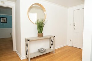 Interior - Newly Rennovated 3BR W/ 2BAS Home, in a quiet family-friendly neighborhood! (Carson)