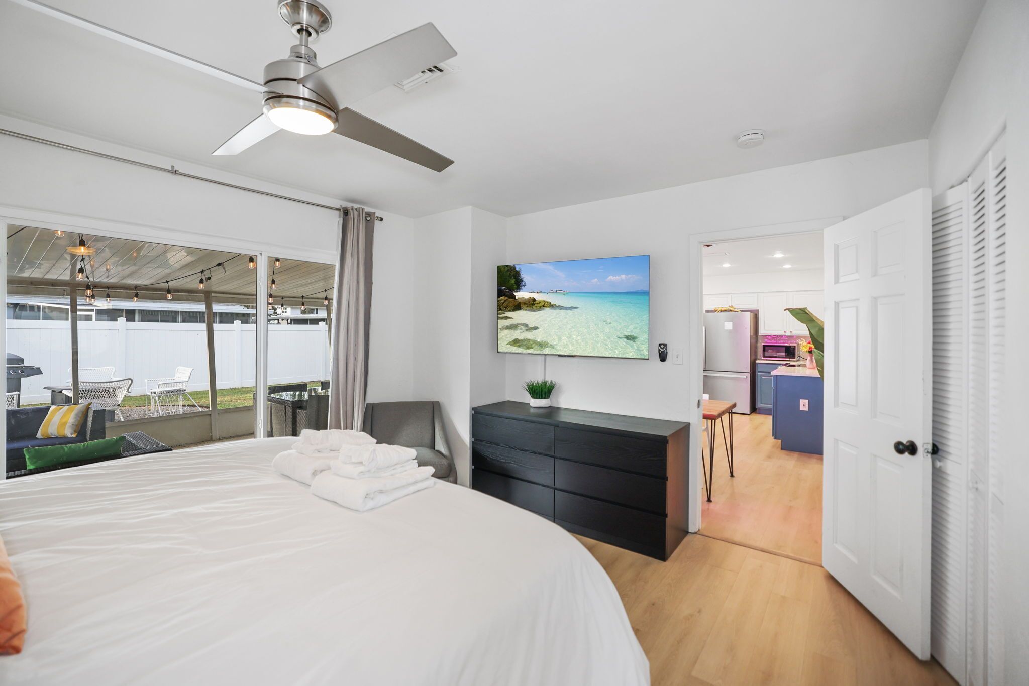 4 bedrooms, desk, iron/ironing board, WiFi