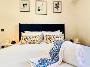 1 habitación, tabla de planchar con plancha, wifi gratis y ropa de cama