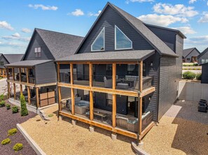 Exterior - Lake View Getaway with Hot Tub, Foosball, Indoor Community Pool & Free Silver Dollar Tickets (Hollister)