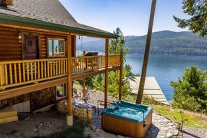 Outdoor spa tub - Ski, Swim, Relax at Whitefish Lake | Stunning Views of Whitefish Lake (Whitefish)