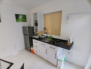 Fridge, microwave, oven, coffee/tea maker
