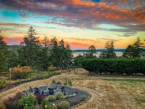 Property grounds - Water View Modern Farmhouse in West Sound (Eastsound)