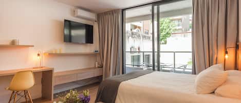 WiFi, bed sheets