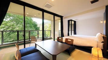 Executive Triple Room, Non Smoking, Mountain View | Iron/ironing board, free WiFi, bed sheets