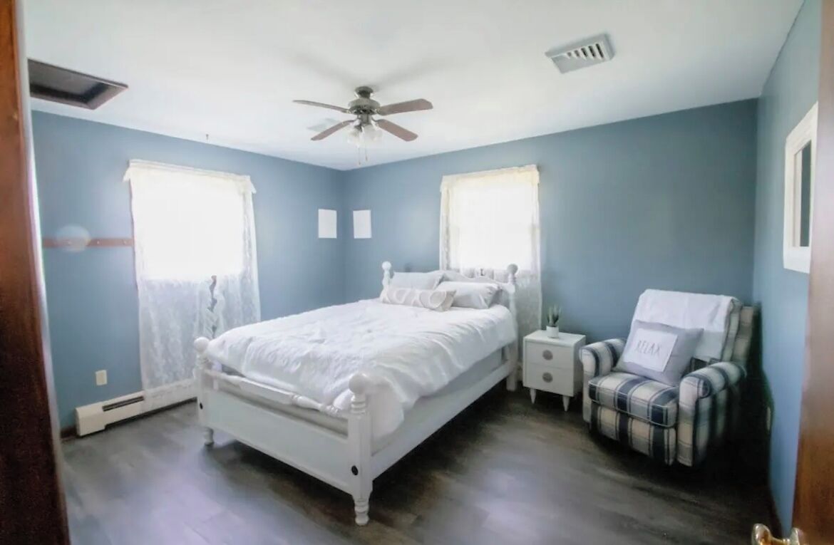 3 bedrooms, iron/ironing board, free WiFi, bed sheets