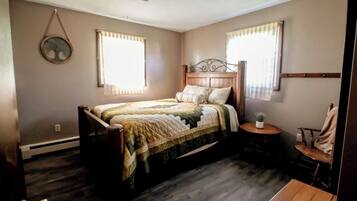 3 bedrooms, iron/ironing board, free WiFi, bed sheets