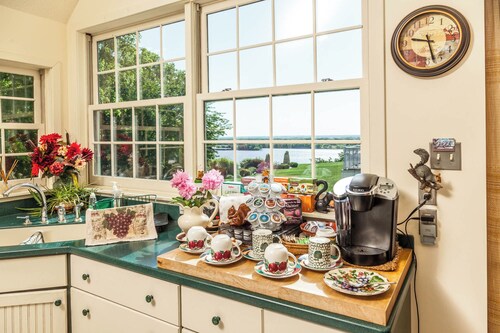 "Berry Patch" @ Squirrel's Nest B&B, LLC