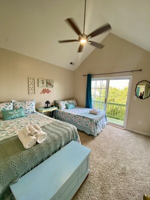 4 bedrooms, iron/ironing board, WiFi, bed sheets - Short walk to ocean and sound! NEW HOT TUB, FREE use of golf cart! Several decks (Emerald Isle)