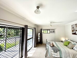 2 chambres, fer et planche à repasser, draps fournis