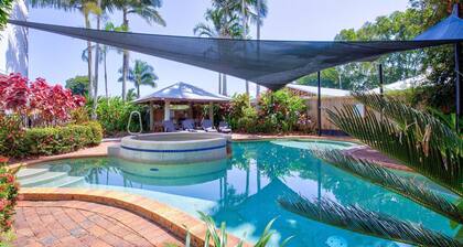 Ulysses 6 Spacious Beachfront Apartment