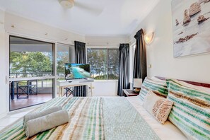 2 bedrooms, desk, iron/ironing board, bed sheets