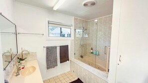 Badekar, hårtørrer