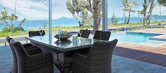 Solace Dream Beachfront Escape