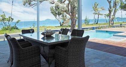 Solace Dream Beachfront Escape