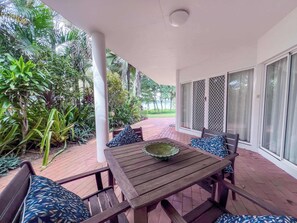Outdoor dining - Beaches Apt 2 Beachfront (Wongaling Beach)