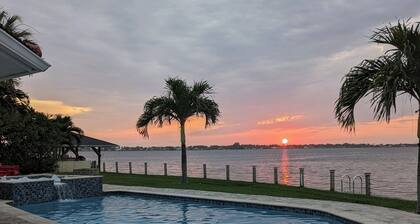 Riverfront-Heated Pool/Spa-Game Room-Bikes