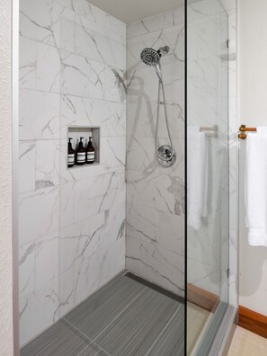 Shower, hair dryer, towels, soap - Pacific City River Front Loft  (Cloverdale)