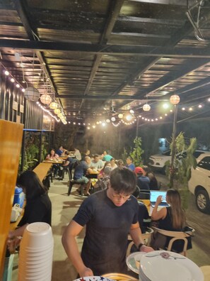 Restaurant - Laurien's Apartelle (Tagaytay)