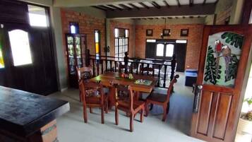 Desayuno de cocina local (COP 15000 por persona)