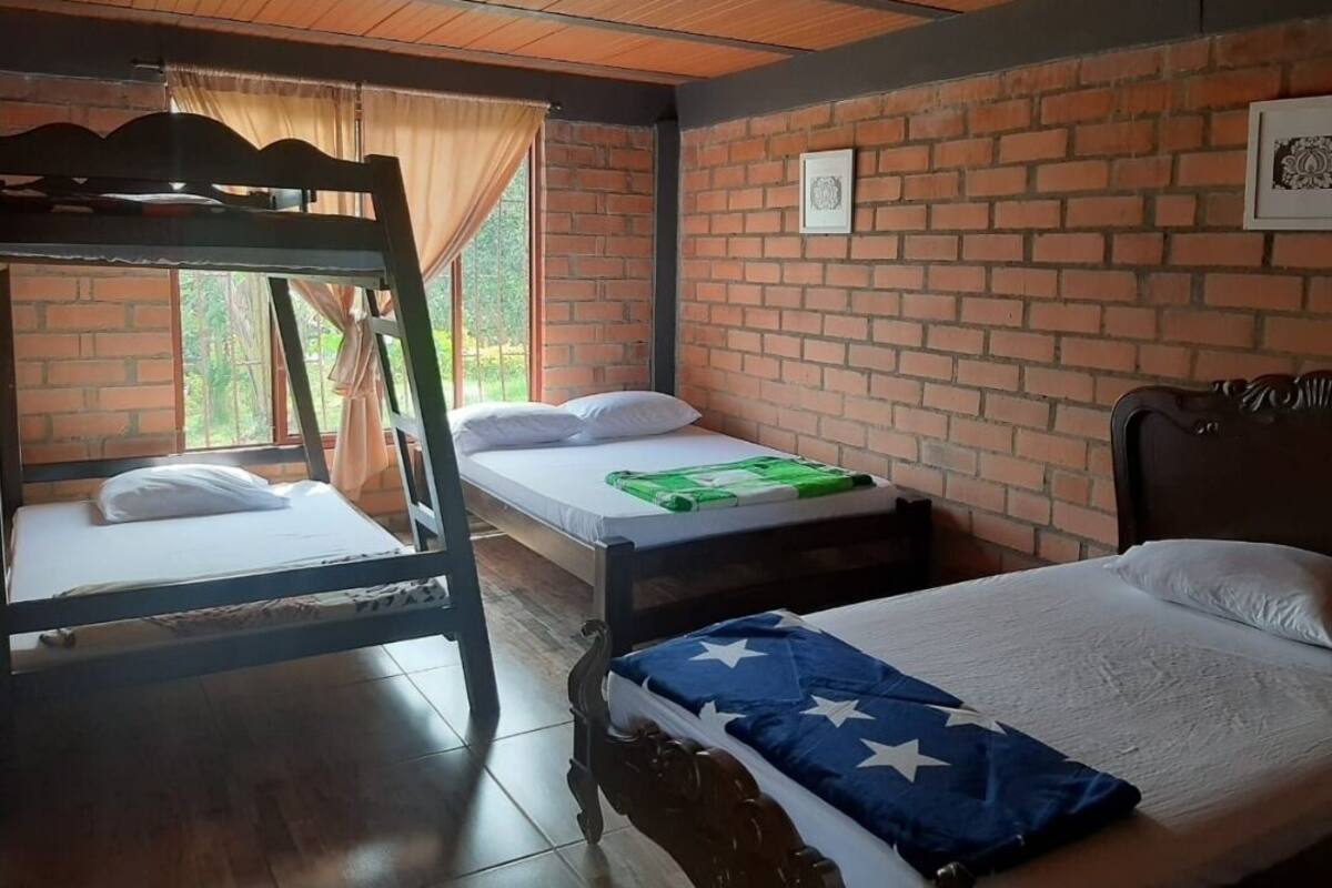 Quarto casal urbano de uso individual | Wi-Fi de cortesia