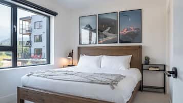 Condo | 2 bedrooms, laptop workspace, iron/ironing board, free WiFi