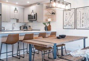 Private kitchen - Glades and Green by Revelstoke Vacations (Revelstoke)