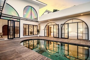 Outdoor pool, sun loungers