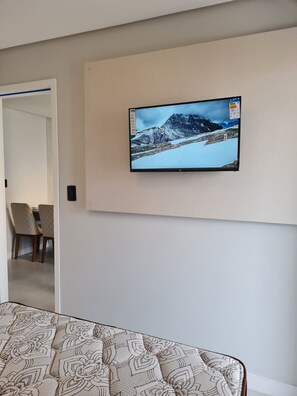 1 bedroom, free WiFi, bed sheets - 1 Dorm, Pode Usar o Lazer, 100m da Praia (Vila Caiçara Praia Grande)
