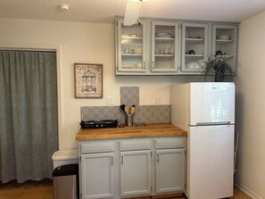 Interior - 1Block to Atlantic Beach Access - Private 1/1 Suite with fenced yard, dogs OK. (Atlantic Beach)