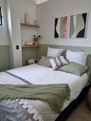 1 bedroom, iron/ironing board, bed sheets