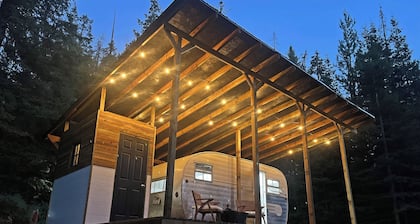 Off Grid North Idaho Getaway