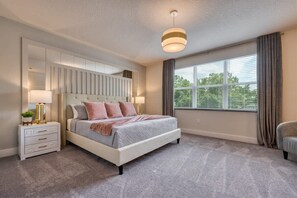 4 quartos, ferros/tábuas de passar roupa, berço de viagem, Wi-Fi