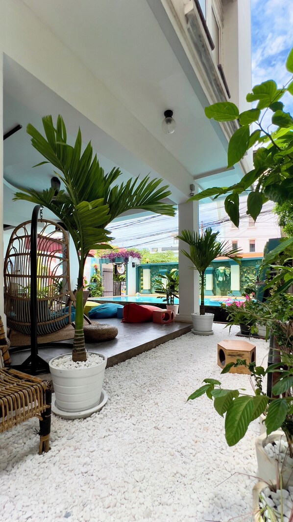 Exterior - THE PLACE Hostel & Pool Bar (Siem Reap)