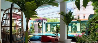 THE PLACE Hostel & Pool Bar