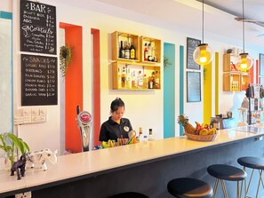 Bar (on property) - THE PLACE Hostel & Pool Bar (Siem Reap)