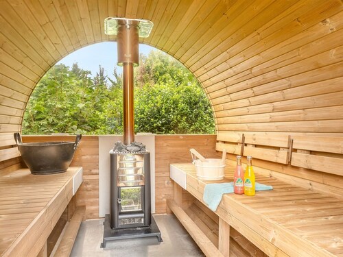 "Elaine" - 350m from the sea by Interhome