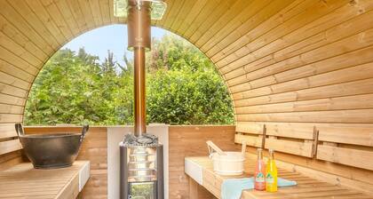 "Elaine" - 350m from the sea by Interhome