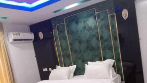 Single Room | WiFi (free) - Doubella hotels and Suites (Lagos)