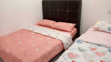 3 bedrooms, iron/ironing board, bed sheets