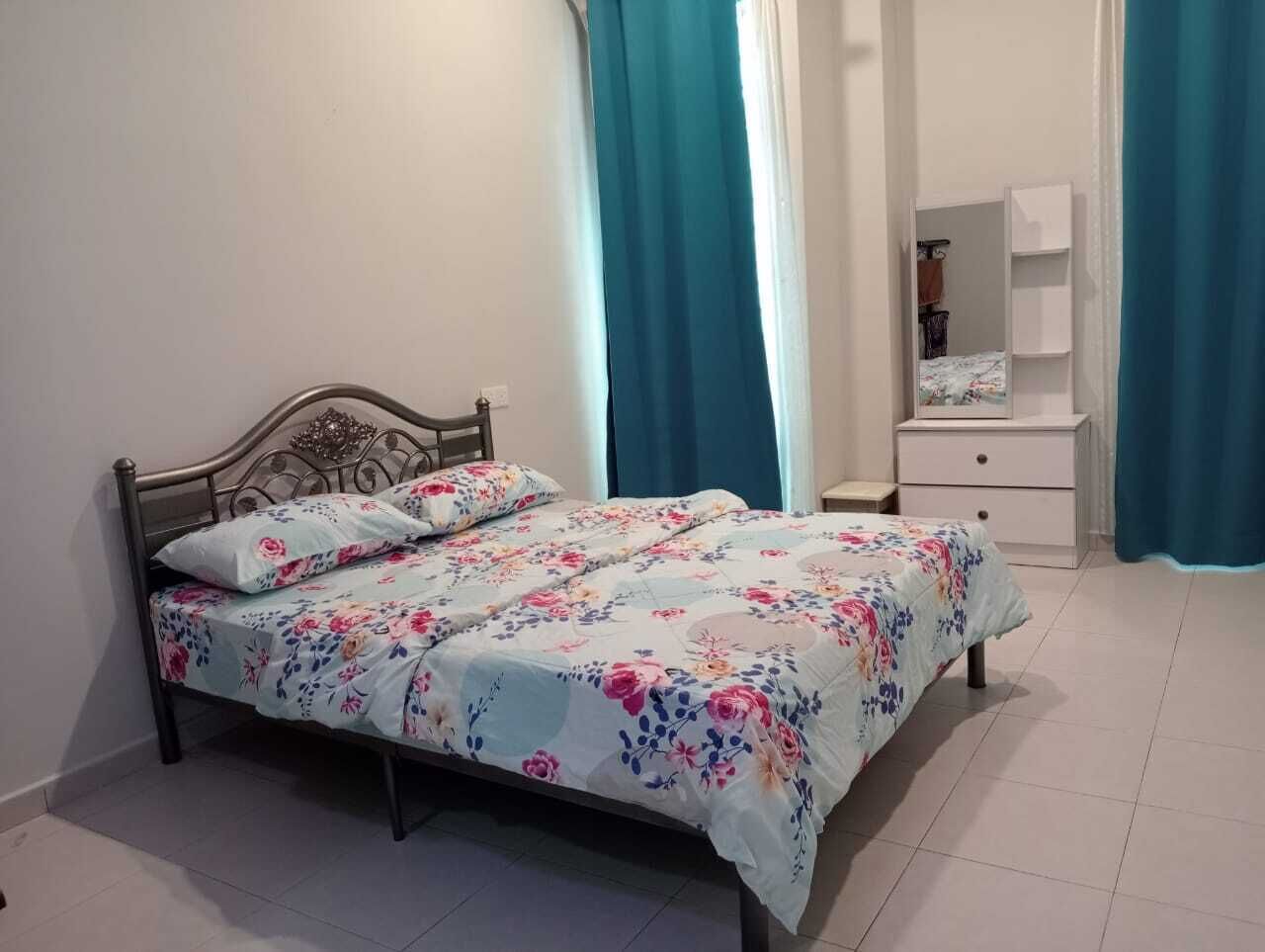 3 chambres, fer et planche à repasser, draps fournis