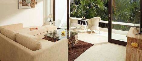 Romantic Villa | Living area | Flat-screen TV