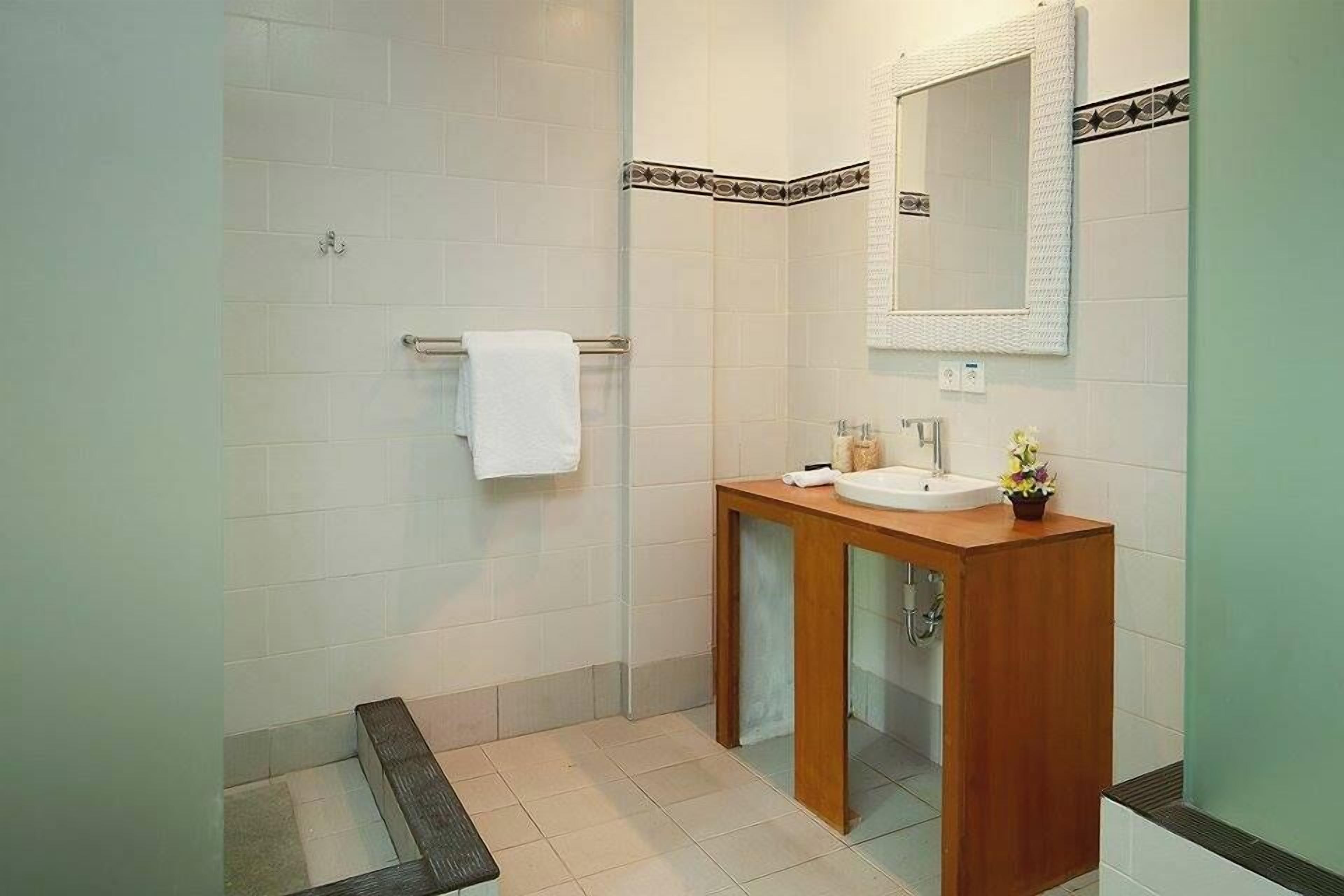 Standard Villa | Bathroom | Hair dryer