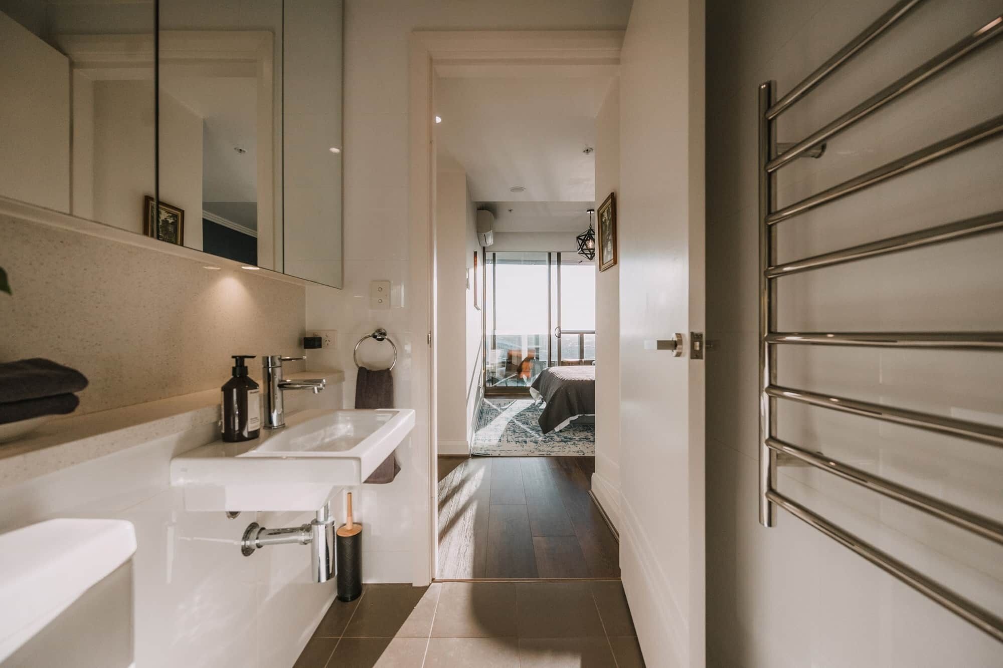 2 室のベッドルーム、アイロン / アイロン台、WiFi、ベッドシーツ