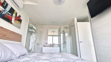 Superior Apartment | Memory-foam beds, individually decorated, individually furnished