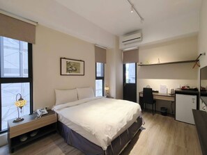 Comfort Double Room, Bathtub | Free WiFi, bed sheets