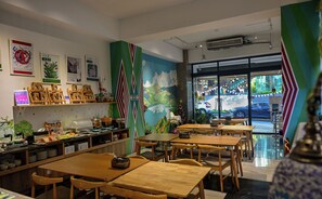 Restaurant - Sun and Moon Splendor (Yuchi)