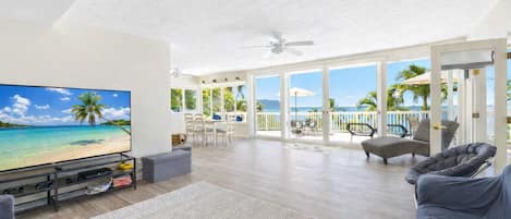 Télévision, jeux vidéo, espaces bureaux