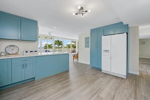 Interior - @ Marbella Lane - Sunshine Seascape | Ocean View (Kaneohe)